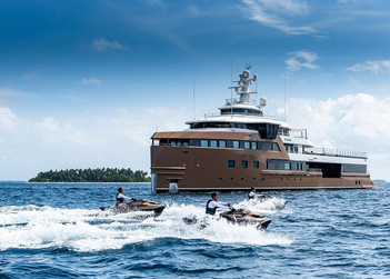 La Datcha yacht for charter