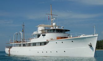 Calisto yacht charter Astoria Marine Motor Yacht