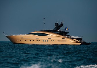 AK Royalty Yacht Charter in Abu Dhabi