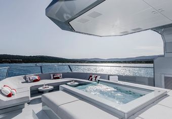 Bold yacht charter lifestyle
                        