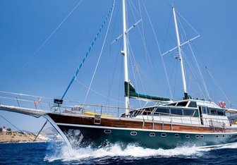 Golden Glory Yacht Charter in Santorini