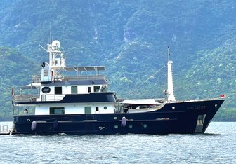 Grand Maloekoe Yacht Charter in South East Asia