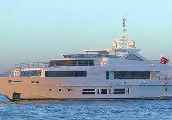 Indiana Yacht Charter in Cannes