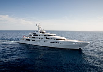 Romea Yacht Charter in Abu Dhabi