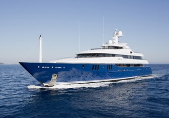 Sarah Yacht Charter in Cannes