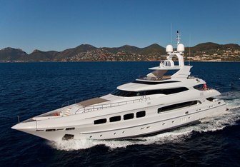 Seven S Yacht Charter in Cannes